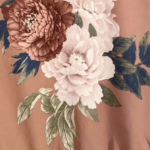 Floral Tie Front Crop Top - Picture 7 of 8